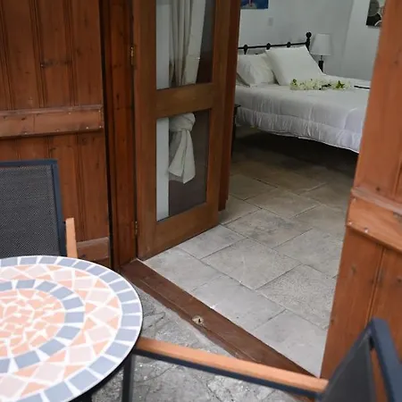 Morfeas Lodge *
